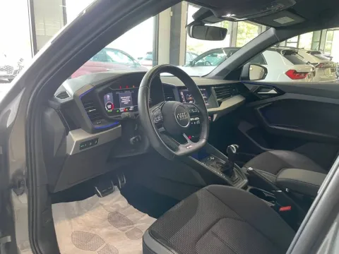 Audi A1 Sportback 40 2.0 tfsi Identity Black 200cv s-tronic - Immagine 12