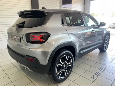 Jeep Avenger 1.2 turbo e-hybrid mhev Summit fwd 110cv edct6 - Immagine 6