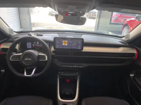 Jeep Avenger 1.2 turbo e-hybrid mhev Summit fwd 110cv edct6 - Immagine 15