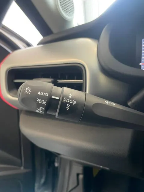 Jeep Avenger 1.2 turbo e-hybrid mhev Summit fwd 110cv edct6 - Immagine 18