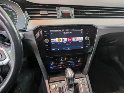 Volkswagen Passat Variant 2.0 tdi Business 150cv dsg - Immagine 16
