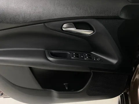 Nissan Juke 1.0 dig-t N-Connecta 117cv - Immagine 31