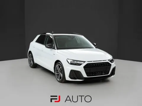 Audi A1 Sportback 30 1.0 tfsi Identity Black 116cv - Immagine 1