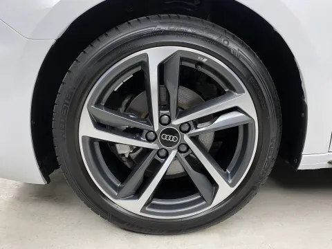 Audi A1 Sportback 30 1.0 tfsi Identity Black 116cv - Immagine 16
