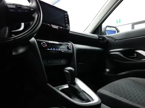 Toyota Yaris Cross 1.5h Active fwd 116cv e-cvt - Immagine 25