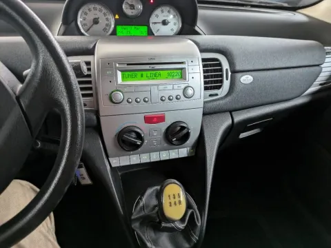 Lancia Ypsilon 1.2 8v Elefantino 69cv my14 - Immagine 3