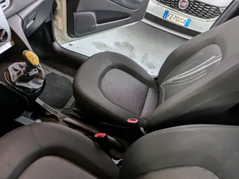 Lancia Ypsilon 1.2 8v Elefantino 69cv my14 - Immagine 5