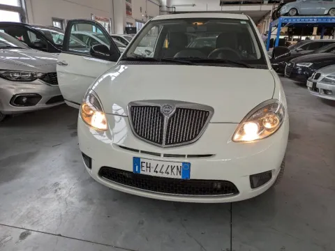 Lancia Ypsilon 1.2 8v Elefantino 69cv my14 - Immagine 8