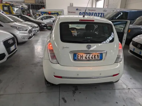 Lancia Ypsilon 1.2 8v Elefantino 69cv my14 - Immagine 10