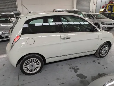 Lancia Ypsilon 1.2 8v Elefantino 69cv my14 - Immagine 11