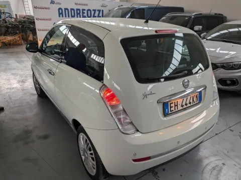 Lancia Ypsilon 1.2 8v Elefantino 69cv my14 - Immagine 13