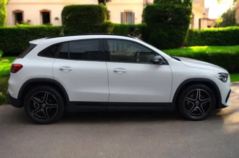Mercedes GLA 200 d Premium auto - Immagine 4