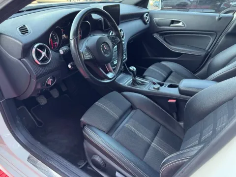 Mercedes A 180 d Sport my16 - Immagine 9