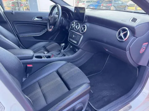 Mercedes A 180 d Sport my16 - Immagine 10