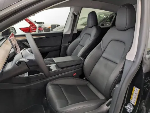 Tesla Model Y Long Range Dual Motor awd - Immagine 9