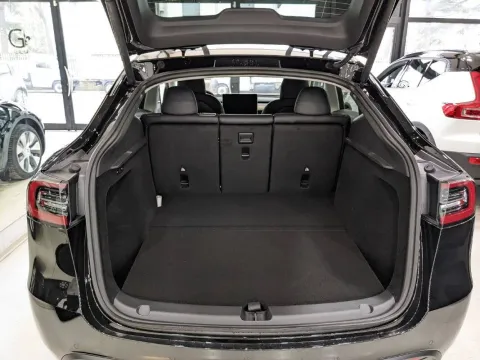 Tesla Model Y Long Range Dual Motor awd - Immagine 14