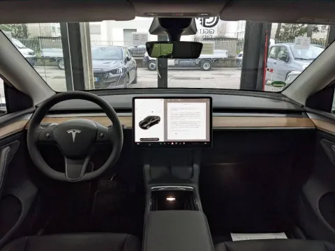 Tesla Model Y Long Range Dual Motor awd - Immagine 15