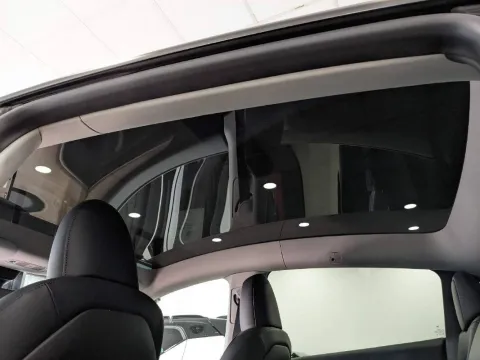 Tesla Model Y Long Range Dual Motor awd - Immagine 23