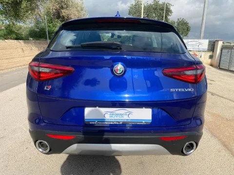 Alfa Romeo Stelvio 2.2 t Business Q4 190cv auto - Immagine 5