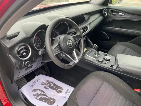 Alfa Romeo Stelvio 2.2 t Business Q4 190cv auto - Immagine 17