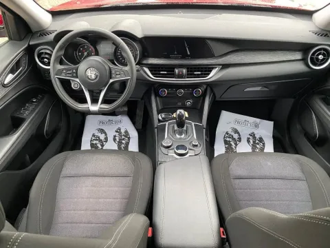 Alfa Romeo Stelvio 2.2 t Business Q4 190cv auto - Immagine 18