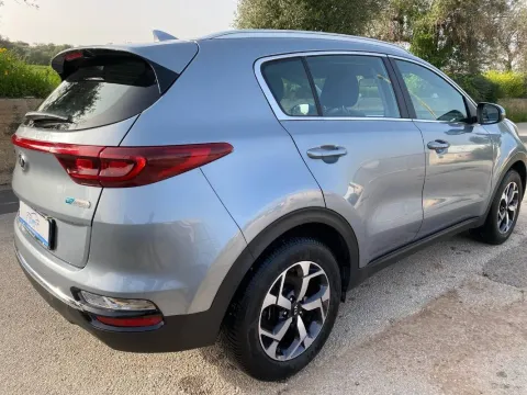 Kia Sportage 1.6 crdi mhev Urban 2wd 136cv - Immagine 8