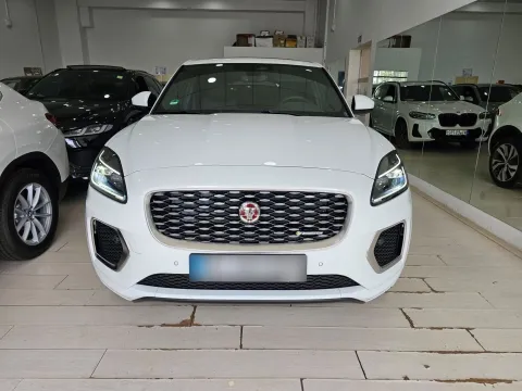 Jaguar E-Pace 2.0d i4 mhev R-Dynamic SE awd 163cv auto - Immagine 3