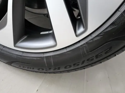 Jaguar E-Pace 2.0d i4 mhev R-Dynamic SE awd 163cv auto - Immagine 9