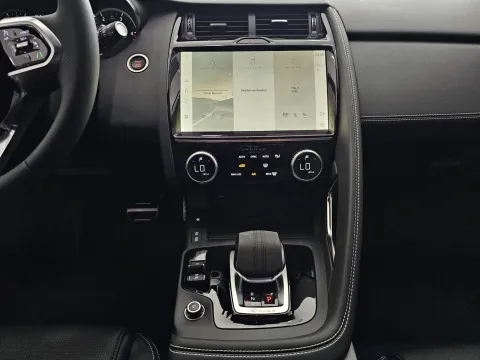 Jaguar E-Pace 2.0d i4 mhev R-Dynamic SE awd 163cv auto - Immagine 18