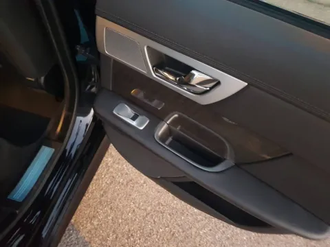 Jaguar XF 2.2d R-Sport Launch edition 200cv auto - Immagine 27