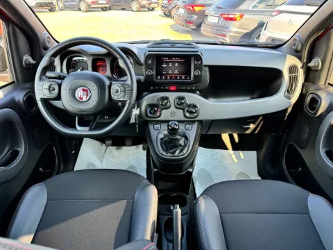 Fiat Panda 1.0 firefly hybrid Sport s&s 70cv - Immagine 12