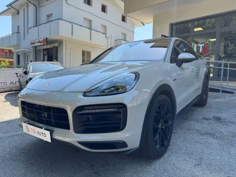 Porsche Cayenne Coupe 3.0 e-hybrid tiptronic - Immagine 1