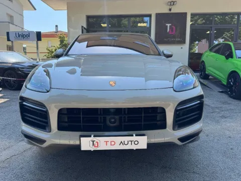 Porsche Cayenne Coupe 3.0 e-hybrid tiptronic - Immagine 2