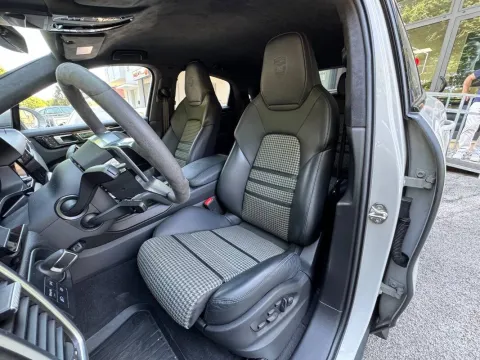 Porsche Cayenne Coupe 3.0 e-hybrid tiptronic - Immagine 9