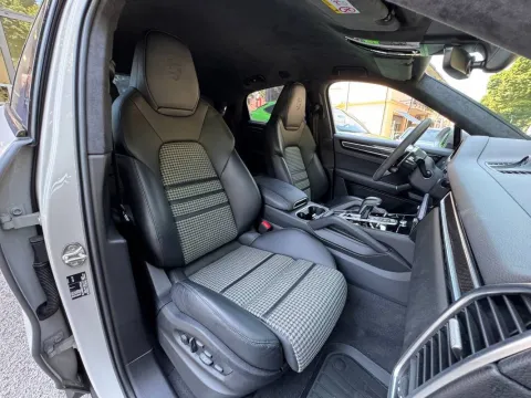 Porsche Cayenne Coupe 3.0 e-hybrid tiptronic - Immagine 11