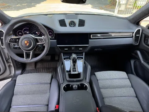 Porsche Cayenne Coupe 3.0 e-hybrid tiptronic - Immagine 12