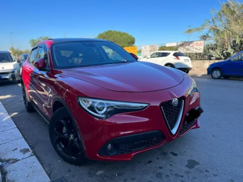 Alfa Romeo Stelvio 2.0 t Business Q4 200cv auto - Immagine 1