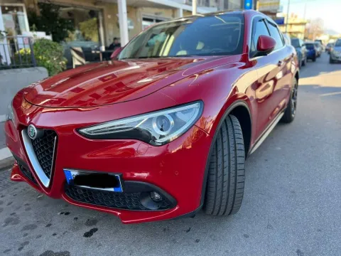 Alfa Romeo Stelvio 2.0 t Business Q4 200cv auto - Immagine 3