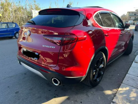 Alfa Romeo Stelvio 2.0 t Business Q4 200cv auto - Immagine 5