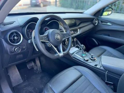 Alfa Romeo Stelvio 2.0 t Business Q4 200cv auto - Immagine 7