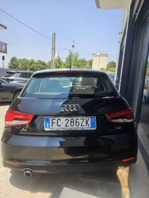 Audi A1 Sportback 1.6 tdi Sport - Immagine 3