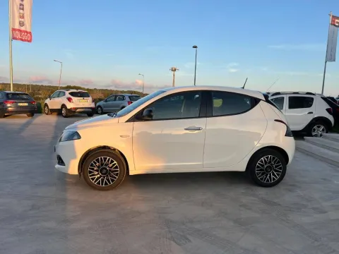 Lancia Ypsilon 1.0 firefly hybrid Platino s&s 70cv - Immagine 8