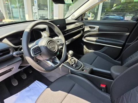 Jeep Avenger 1.2 turbo Altitude fwd 100cv - Immagine 8