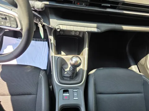 Jeep Avenger 1.2 turbo Altitude fwd 100cv - Immagine 13
