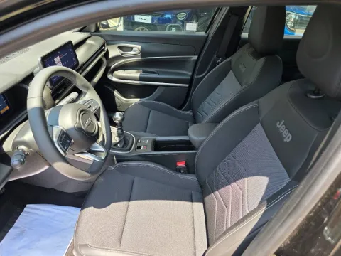 Jeep Avenger 1.2 turbo Altitude fwd 100cv - Immagine 17