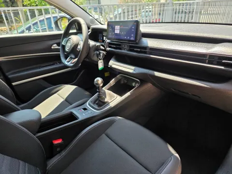 Jeep Avenger 1.2 turbo Altitude fwd 100cv - Immagine 24