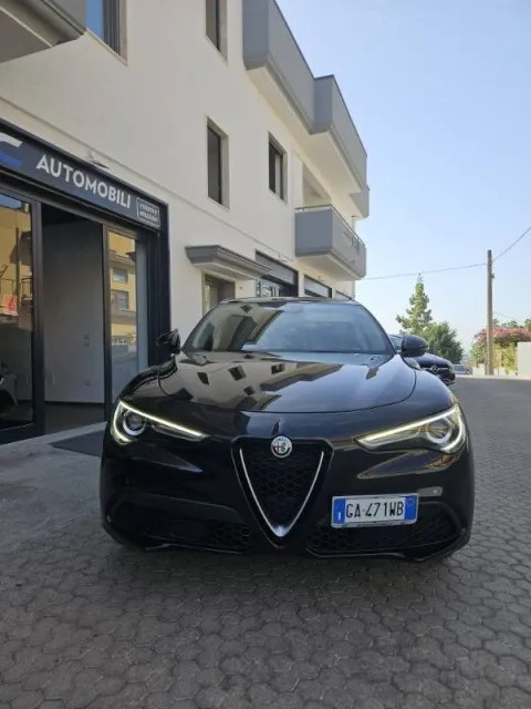 Alfa Romeo Stelvio 2.2 t Sport Tech rwd 160cv auto - Immagine 2