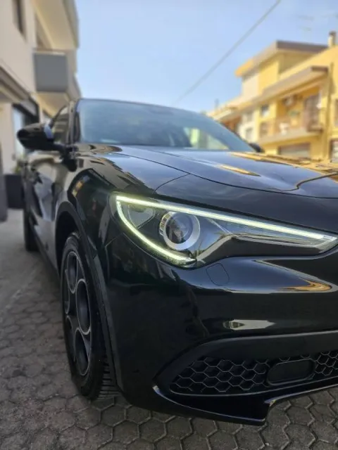 Alfa Romeo Stelvio 2.2 t Sport Tech rwd 160cv auto - Immagine 4
