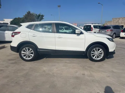 Nissan Qashqai 1.2 dig-t Acenta 115cv - Immagine 8