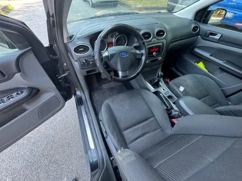 Ford Focus Style Wagon 1.6 tdci Titanium 90cv - Immagine 19